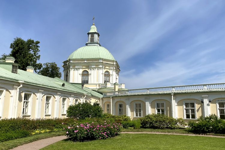 Экскурсия загородная в Ораниенбаум. Большой Меншиковский дворец. Китайский дворец.