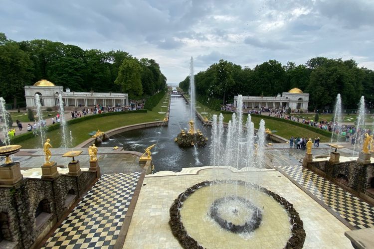 Экскурсия загородная в Петергоф. Нижний парк. Фонтаны.